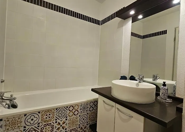 L'evasion Carcassonnais Avec Terrasse 2 Places De Parking Privee Carcassonne