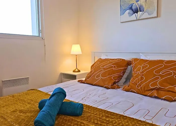 L'evasion Carcassonnais Avec Terrasse 2 Places De Parking Privee Apartment Carcassonne